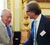 Encore moins à la sienne
Le roi Charles III d'Angleterre et Camilla Parker Bowles, reine consort d'Angleterre, donnent une réception au palais de Buckingham à Londres, célébrant 40 ans d'artistes accompagnant les visites officielles à l'étranger, le 9 juillet 2025. ALPHA AGENCY / BESTIMAGE