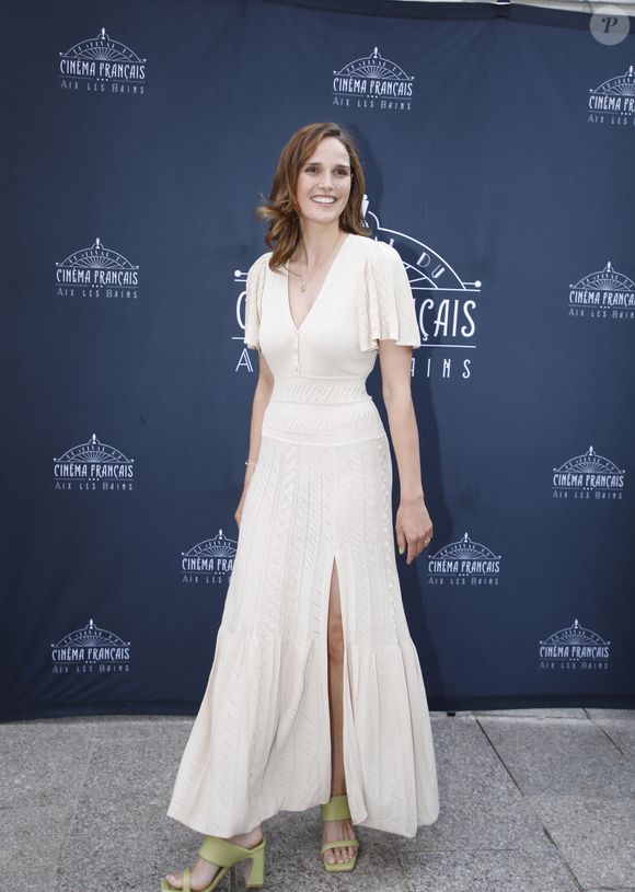 Exclusif - Camille Lou - Photocall et cérémonie de clôture de la 2ème édition du Festival du cinéma français et gastronomie à Aix les Bains le 10 juin 2023. © Denis Guignebourg / Bestimage