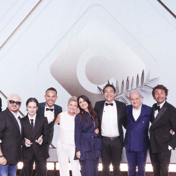 qui depuis a gagné en popularité dans "C à vous"

Exclusif - Adil Rami, Marc Cerrone, Christine and the Queens, Mohamed Bouhafsi, Anne-Elisabeth Lemoine, Géraldine Nakache, Patrick Cohen, Pierre Lescure, Bertrand Chameroy sur le plateau de l'émission "C à vous" lors du 78ème Festival International du Film de Cannes, France, le 23 mai 2025. © Jack Tribeca/Bestimage