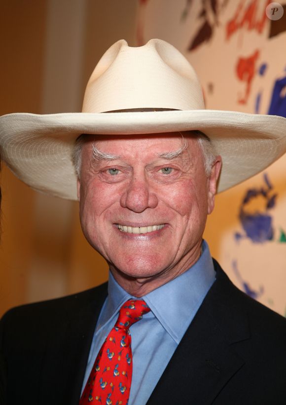 La star menait depuis plusieurs mois un combat courageux contre un cancer du cerveau à Los Angeles.

Archives - Larry Hagman (DALLAS) en 2010 À Paris
Agence / Bestimage