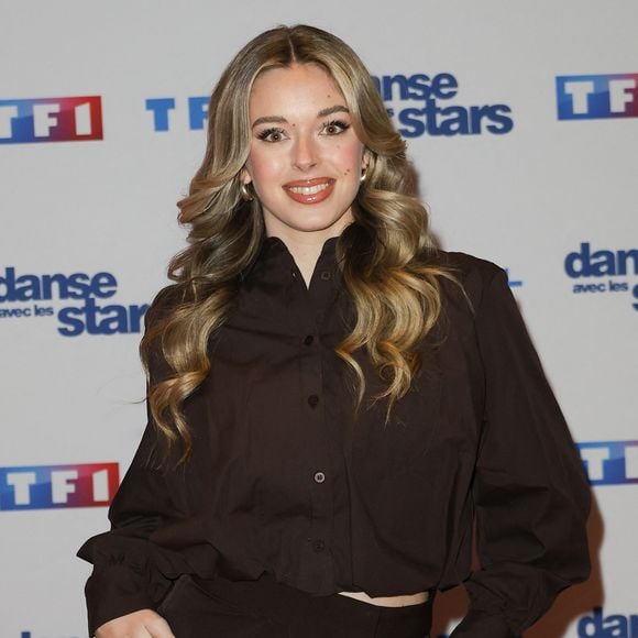 Emma Broyon - Photocall de lancement de la saison 2026 de "Danse avec les stars" (DALS) au siège de TF1 à Boulogne-Billancourt le 18 décembre 2025. © Coadic Guirec/Bestimage