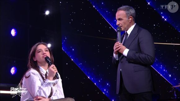 La jeune chanteuse promet de partager la suite de sa vie après la Star Academy et ses nouveaux projets musicaux.

Prime de la Star Academy sur TF1 - Lily et Nikos