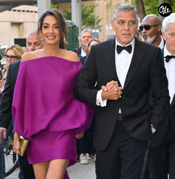 Les pompiers restent toutefois mobilisés afin de surveiller d’éventuelles reprises du feu.

George Clooney et Amal Clooney arrivent à la 51ᵉ édition du Chaplin Awards Gala, organisée à l'Alice Tully Hall, à New York.
Backgrid USA / Bestimage