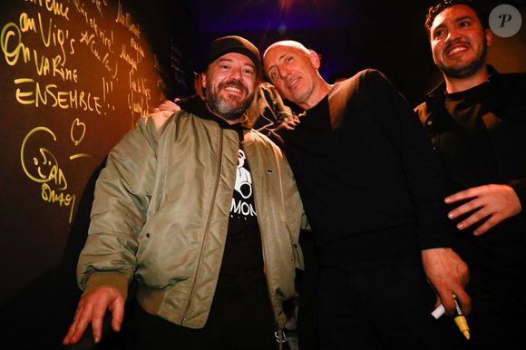 L'humoriste Alban Ivanov était lui aussi présent

Exclusif - Alban Ivanov, Gad Elmaleh - Le célèbre humoriste Gad Elmaleh a inauguré lundi 3 février 2025 Le Vig’s, un tout nouveau Comedy Club situé sur le Vieux-Port de Marseille.
© Franz Chavaroche / Bestimage