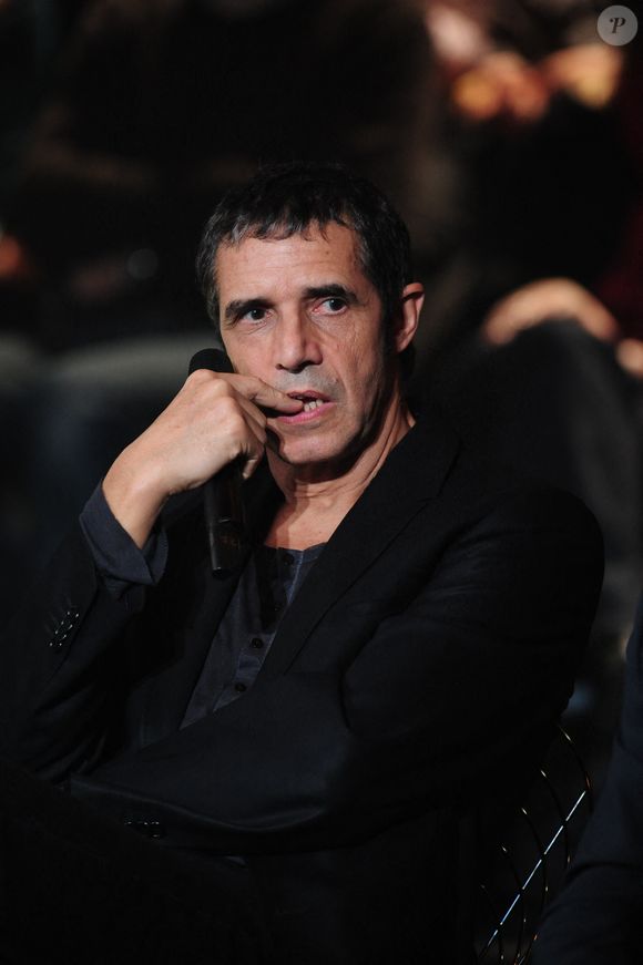 Julien Clerc lors de l'enregistrement du Téléthon 2008 le 6 décembre 2008 à Paris, France. Photo par Max Colin/ABACAPRESS.COM