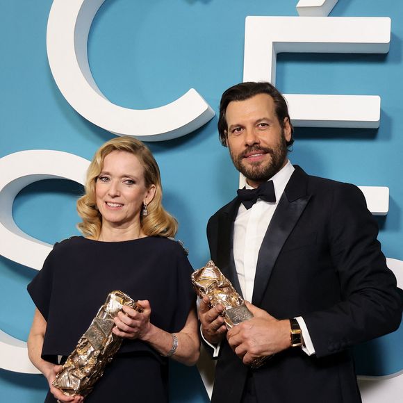 Léa Drucker (César de la meilleure actrice pour "Dossier 137") et Laurent Lafitte (César du meilleur acteur pour "La Femme la plus riche du monde") - Salle de presse de la 51ème cérémonie des César, à l'Olympia. Paris, le 26 février 2026.
© Dominique Jacovides/Bestimage