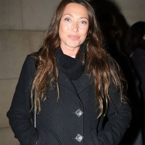 Laura Smet a fait une apparition élégante à la première parisienne du film The Substance, vêtue d'une tenue sobre entièrement noire composée d'un manteau ajusté et d'un pantalon large. Elle a complété son look avec un sac à main matelassé et des chaussures à bout pointu, incarnant ainsi la sophistication parisienne.
©Backgrid USA / Bestimage