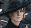 Pour la troisième fois de l'année, elle avait misé sur une superbe paire de boucles d'oreilles en rubis.

Kate Middleton lors de la cérémonie du souvenir organisée par la Royal British Legion au National Memorial Arboretum dans le Staffordshire le 11 novembre 2025. 

Photo : Goff  / Bestimage