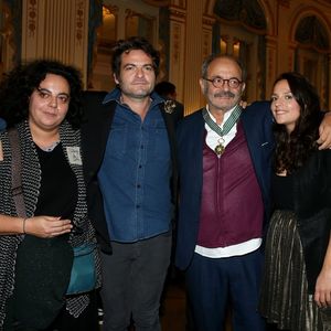 Emilie Chedid, le chanteur M (Matthieu Chedid), Louis Chedid, Anna Chedid - Audrey Azoulay a fait Commandeur de l'ordre des Arts et des Lettres, Louis Chedid dans le salon du Ministère à Paris, le 25 Octobre 2016. © Dominique Jacovides/Bestimage