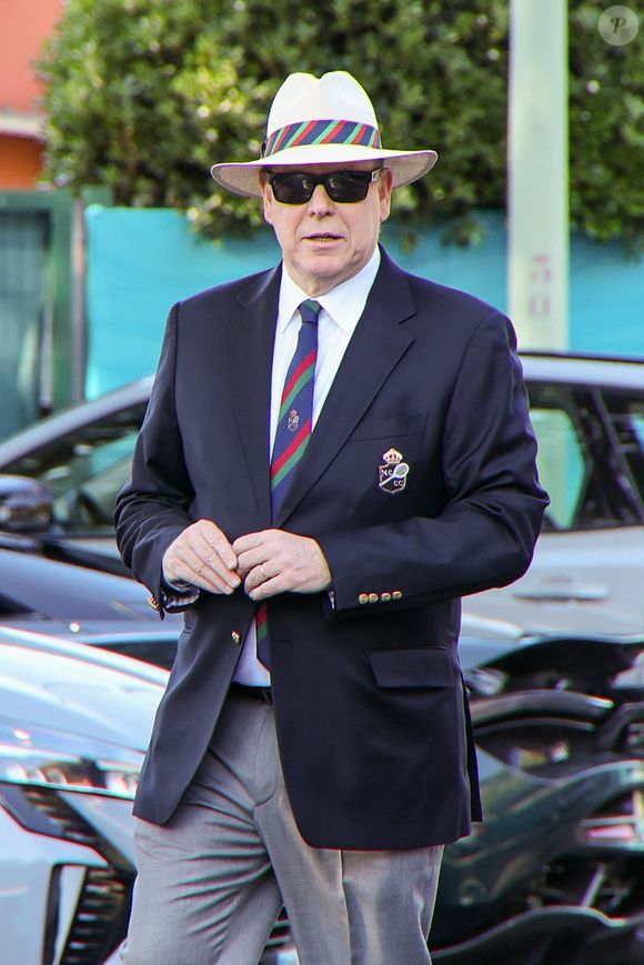 A quelques jours de l'anniversaire des obsèques de son père Rainier III, 
Le prince Albert II de Monaco lors de l'inauguration du Court Baronne Elizabeth-Ann de Massy, le premier jour de la 118ème édition du Rolex Monte-Carlo Masters, au Monte-Carlo Country Club à Roquebrune Cap Martin, France, le 5 avril 2025. Le Court n°2 a été renommé en hommage à la Baronne qui a œuvré avec dévouement pour le développement du tennis en Principauté et à l’international. Il devient ainsi le troisième court principal du tournoi et accueillera quatre matchs par jour du samedi 5 au jeudi 10 avril. Le tournoi se déroule du du 5 au 13 avril 2025. © Claudia Albuquerque/Bestimage