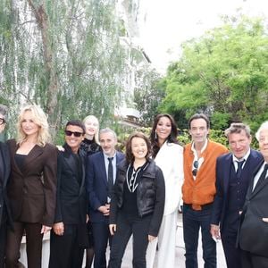 Marc Lavoine et sa compagne Adriana Karembeu ont partagé ce moment symphonique avec une foule de célébrités

Exclusif - Marc Lavoine et sa compagne Adriana Karembeu, Omar Harfouch, et sa femme Yulia, Elie Semoun, Anne Roumanoff, Cindy Fabre, Anthony Delon, Benjamin Castaldi, Massimo Gargia -  Concerto pour la paix de Omar Harfouch au théâtre de Béziers le 8 mai 2025 © Jack Tribeca / Bestimage