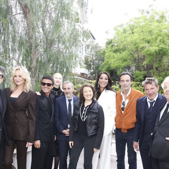 Marc Lavoine et sa compagne Adriana Karembeu ont partagé ce moment symphonique avec une foule de célébrités

Exclusif - Marc Lavoine et sa compagne Adriana Karembeu, Omar Harfouch, et sa femme Yulia, Elie Semoun, Anne Roumanoff, Cindy Fabre, Anthony Delon, Benjamin Castaldi, Massimo Gargia -  Concerto pour la paix de Omar Harfouch au théâtre de Béziers le 8 mai 2025 © Jack Tribeca / Bestimage
