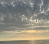 Il a même plaisanté sur la "canicule normande" en admirant un coucher de soleil.

Capture Instagram - Julian Bugier