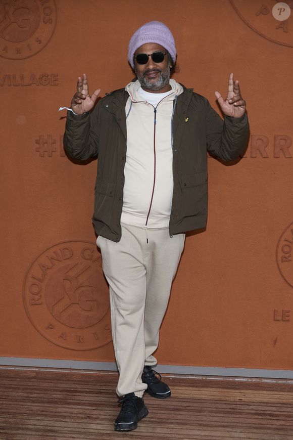 Interrogé par Le Parisien, le rappeur admet qu'il n'avait pas l'expérience nécessaire pour affronter la soudaine notoriété liée à son succès fulgurant.

Doc Gynéco au village (night session) lors des Internationaux de France de tennis de Roland Garros 2024, à Paris, France, le 31 mai 2024. © Jacovides-Moreau/Bestimage