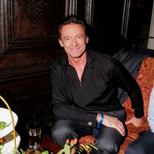 En prise de masse, il ajoute flocons d'avoine, six œufs, pain de seigle et beurre de cacahuète.

New York (État de New York, États-Unis) – Hugh Jackman assiste à l'avant-première mondiale du film The Death of Robin Hood, organisée au cinéma AMC Lincoln Square 13, à New York.