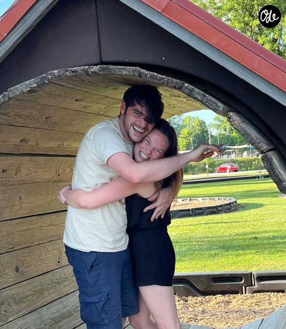 RJ Mitte l'avait demandée en mariage en octobre 2025, lors d'un gala caritatif en Californie.

capture Instagram - RJ Mitte