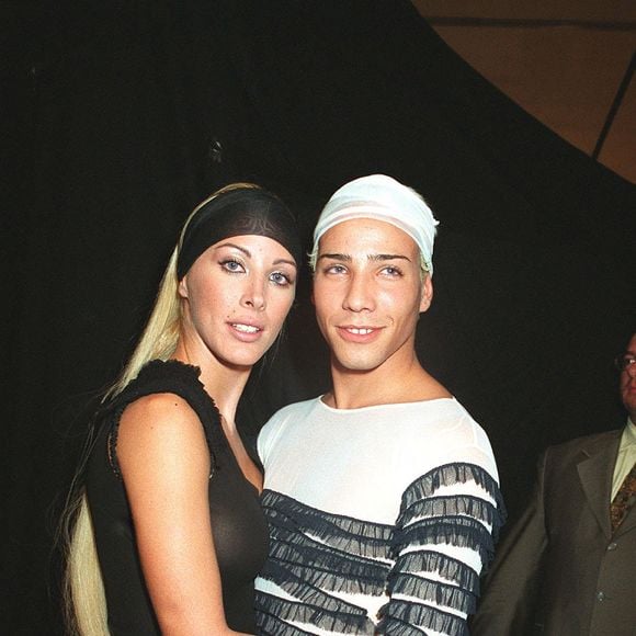 Mercredi 25 mars 2026, le sociétaire des "Grosses Têtes" de RTL a appris une terrible nouvelle

Loana et Steevy au défilé mode de Jean-Paul Gaultier à Paris. 
Crédit : RINDOFF-BORDE / BESTIMAGE