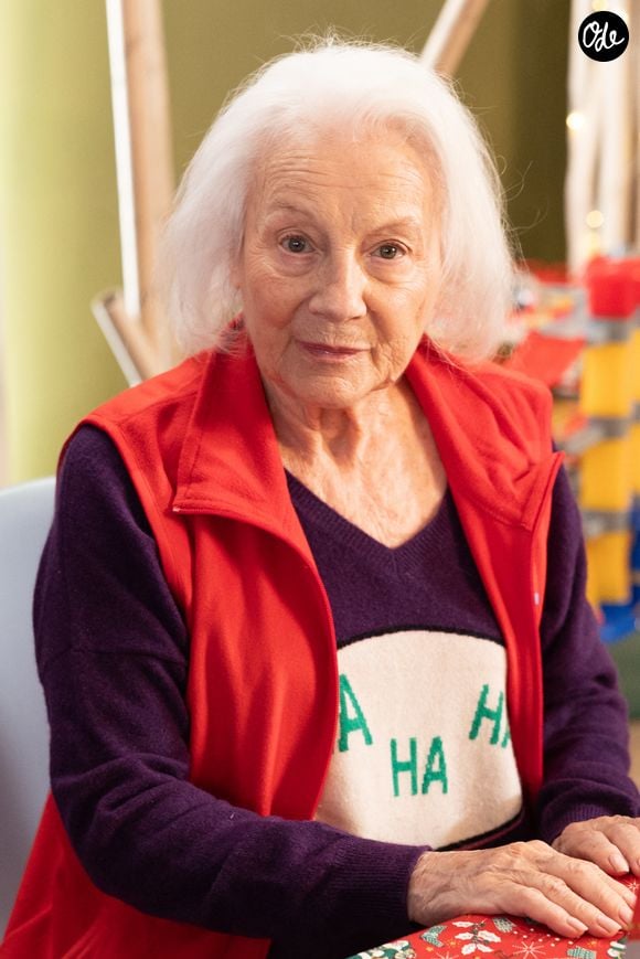 Exclusif - Claudette Walker lors du tournage de l'émission "Panique au grand magasin" diffusée le 15 décembre 2025 sur TF1. © Cyril Moreau/Bestimage

CP:

Une fiction coproduite par Jifé, Eléphant Story et 13.34 Productions 
En coproduction avec TF1  
Réalisée par Julien Bloch, A.Ducret et T.Villa  
Écrite par A.Ducret et T.Villa 

 

Avec

A.Ducret, T.Villa

Et

 
V.Abril, L.Astier, M.Bernier, N.Aliagas,
F.X.Demaison, C.De Turckheim, A.Duléry, A.Dupérey, P.F.Martin-Laval, M.Gasteuil, M.Mathy, G.Montagné, F.Dubosc, F. Morel, D.Prévost, JC Muaka, É.Poux, ComiqueCartman, ComedienChicandier, P.Croizon, V.Damidot, M.Madenin, T.VDB, LaChateuseSanta, D.Segard, S.Tran, K.Dersé, P.Delaire, K.Fluder, Kody, A.Toupense, Y.Pignot, J.Rachid, V.Reinehr, T.Vauquières, P.Vieux, R.Le Costaud, S.Périssé, M.Frenna

Et avec la participation amicale de 

C.Beaugrand, F.Bollaert, G.Bouleau, S.Devillers, I.Ithurburu, AE.Lemoine, ML.Méliyi, M.Stefani, B.Toussaint

 

L’année dernière la boite de nuit le Passo Club était au bord de la fermeture, mais fut sauvé in extremis et même relancé par Arnaud (ADucret) aidé par toute sa famille.

Cette année c’est le Grand Magasin de la région qui est au bord de la fermeture. Entre crise général et pression du e-commerce, ce rendez-vous mythique du shopping pourrait voir fermer ses portes, sous la pression de la banquière. 

Pour l’aider dans cette lourde tâche, le patron du Grand Magasin fait appel à un nouveau Golden Boy : Arnaud qui, en 1 an, s’est métamorphosé. Fusion de Bernard Tapie et de Philippe Etchebest, il sauve tout ce qu’il touche : une auto-école, une usine, un restaurant… Sa mission sauver ce Grand Magasin et utiliser les fêtes de Noël pour réaliser son chiffre d’affaire et relancer la dynamique. Epaulé par son bras droit (T.Villa) ses parents (M.Bernier et L.Astier) et une pléiade de Stars qui vont l’aider dans ce « PANIQUE AU GRAND MAGASIN » !