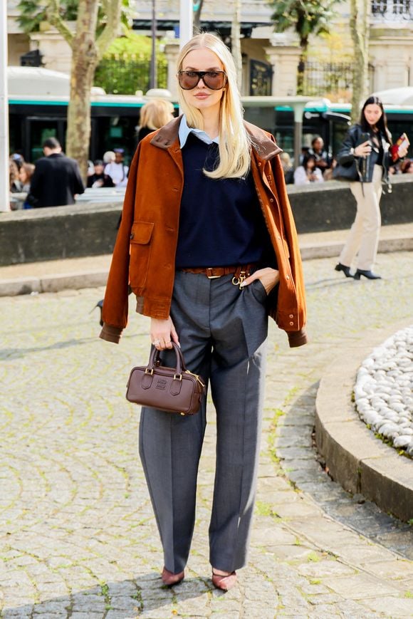 Leonie Hanne aux arrivées au défilé Miu Miu Collection Femme Prêt-à-Porter Automne/Hiver 2026-2027 lors de la Fashion Week de Paris (PFW) au palais d'lena conseil Economique, social et environnemental, à Paris, France, le 10 mars 2026. © Denis Guignebourg/Bestimage