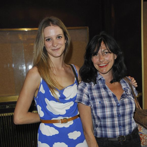 Lio et sa fille Nubia lors du défilé de mode haute-couture automne-hiver 2012/2013 « Frank Sorbiers » au théâtre Antoine à Paris, le 4 juillet 2012.
Bestimage