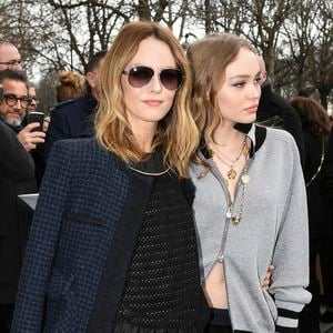 Vanessa Paradis et sa fille Lily-Rose Depp - Arrivées au défilé de mode prêt-à-porter automne-hiver 2017/2018 "Chanel" au Grand Palais à Paris. Le 7 mars 2017
Pierre Perusseau / Bestimage