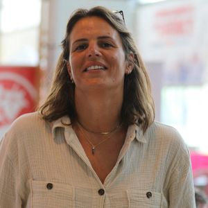 Dans la maison où elle vit avec ses trois enfants.

Laure Manaudou assiste aux championnats de France Élites en grand bassin de natation à Rennes, France, le 15 juin 2023. © Mickael Chavet/Zuma Press/Bestimage