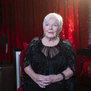 Line Renaud - Backstage de l'enregistrement de l'émission "100 ans de comédies musicales pour le Sidaction", qui sera diffusée le 2 avril sur France 2. Le 10 mars 2020 © Moreau-Perusseau / Bestimage