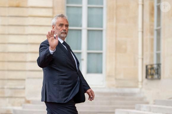 Le cinéaste français Luc Besson arrive pour assister à un dîner d'État officiel dans le cadre de la visite d'État de deux jours du président chinois en France, au palais de l'Élysée à Paris, le 6 mai 2024.Photo by Eliot Blondet/ABACAPRESS.COM