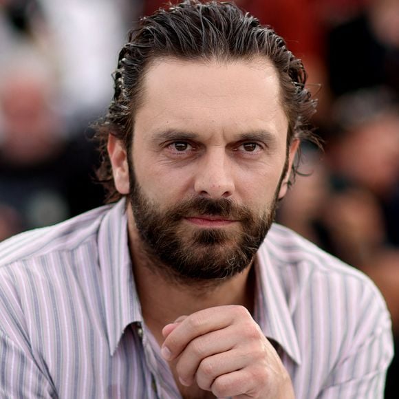 En plein Festival de Cannes pour présenter son nouveau film, Pio Marmaï a fait un petit détour par le plateau de Canal+.

Pio Marmaï - Photocall du film "La Vénus Electrique" lors du 79ème Festival International du Film de Cannes
© Jacovides/Moreau/Bestimage