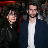 Anne Parillaud réunie dans un prestigieux établissement parisien avec son fils Théo, dont le père est un producteur américain récompensé