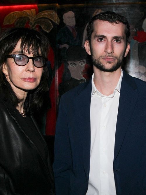 Anne Parillaud réunie dans un prestigieux établissement parisien avec son fils Théo, dont le père est un producteur américain récompensé