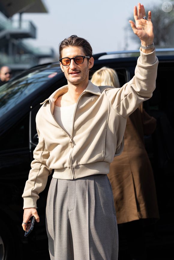 Pierre Niney au défilé Lacoste "Collection Femme Prêt-à-Porter Automne/Hiver 2026-2027" lors de la Fashion Week de Paris, le 8 mars 2026

© Thibault Duboucher / Bestimage