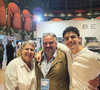 Comme dernièrement, au Taste of Paris, où elle a pris la pose avec son mari David Le Quellec et son fils Maxime.
Stéphanie Le Quellec avec son époux David et son fils Max, à Paris.