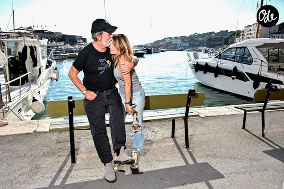 Olivier Marchal et sa compagne Despina Athanassisadis pour l'inauguration du Banc d'Olivier Marchal durant le 1er Festival du Film Français Cassis - Plans Séquences à Cassis, le 16 octobre 2026.

© Bruno Bebert/Bestimage
