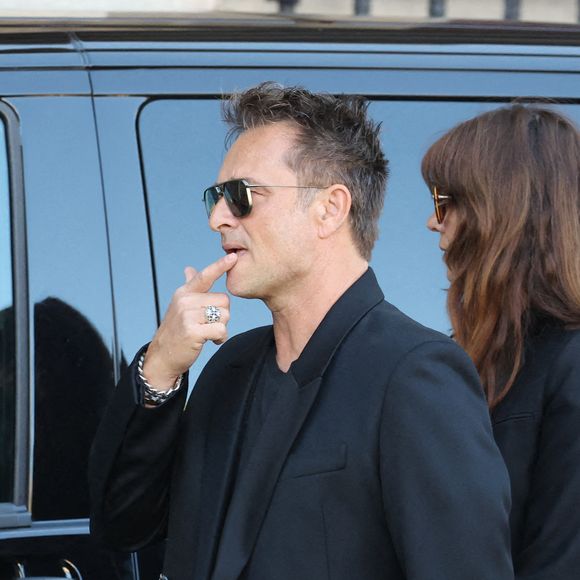 David Hallyday et sa femme Alexandra Pastor - Obsèques de Nathalie Baye en l'église Saint-Sulpice à Paris le 23 avril 2026. © Dominique Jacovides - Coadic Guirec / Bestimage