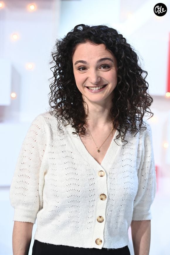Pauline Bression sur le plateau de "Vivement dimanche" au Studio Gabriel à Paris, le 12 mai 2024.

© Guillaume Gaffiot / Bestimage