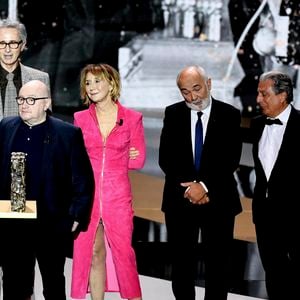 Un César spécial pour la troupe du Splendid, Josiane Balasko, Michel Blanc, Thierry Lhermitte, Marie-Anne Chazel, Gérard Jugnot, Christian Clavier et Bruno Moynot, sur scène lors de la 46ème cérémonie des César.

© Bertrand Guay/ Pool / Bestimage