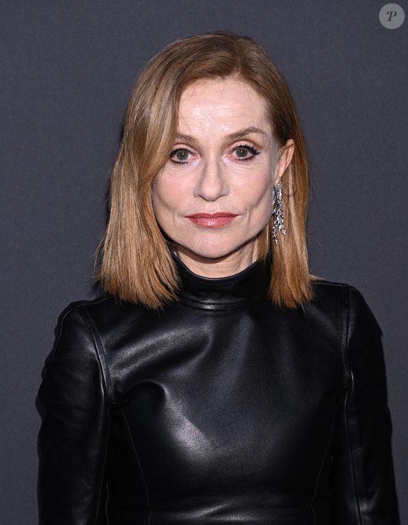 Isabelle Huppert lors de la remise des prix KERING Women In Motion 2024 à Cannes © : Doug Peters/Doug Peters.