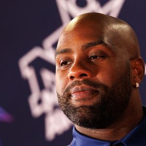 Teddy Riner participe à la 27ème édition des NRJ MUSIC AWARDS au Palais des Festivals le 31 octobre 2025 à Cannes, France.  Photo par Anne Barson/ABACAPRESS.COM