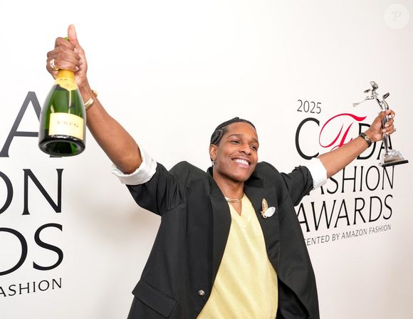 Rihanna et Asap Rocky assistent aux 2025 CFDA Awards à New York le 3 novembre 2025. 
Backgrid USA / Bestimage