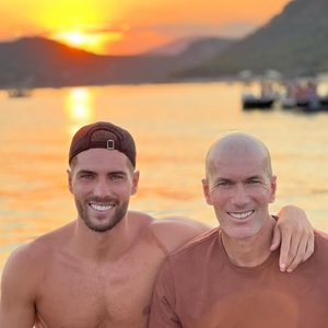 Son fils Enzo, jeune retraité du foot est notamment devenu gérant de l'un des sociétés de son père.

Zinedine Zidane et son fils Enzo.