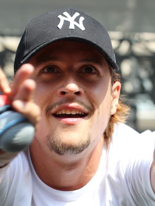 "Jamais j’aurais pu imaginer que c’était une célébrité" : en Turquie, ce YouTubeur raconte comment il a rencontré Nekfeu par hasard
