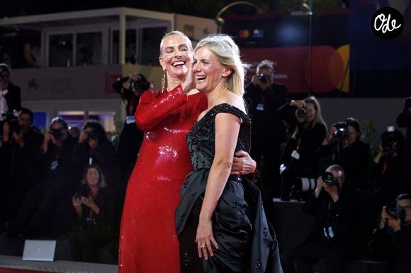 Carole Bouquet et Mélanie Laurent ont foulé le tapis rouge de la Mostra de Venise.

Carole Bouquet et Mélanie Laurent assistent à la projection du film « Un Bon Avocat » dans le cadre du 83e Festival international du film de Venise, à la Sala Grande, à Venise, en Italie.

Photo par DPA/ABACA