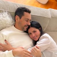 Olivier Colas de retour à la maison en béquilles et avec un corset, Delphine partage leurs retrouvailles en famille