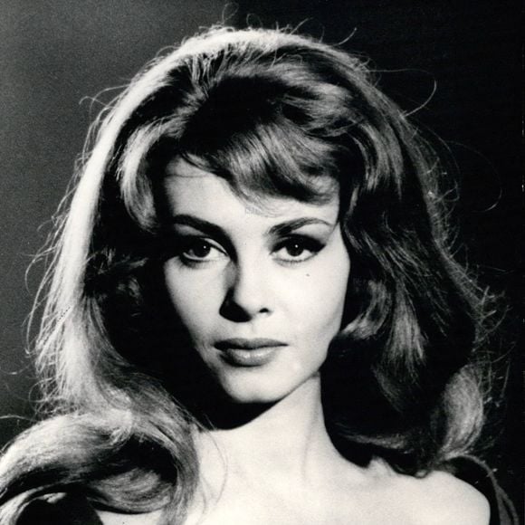 L'actrice française Michèle Mercier jouera dans "Angélique, Marquise Des Anges". Après de longs mois de discussion, Bernard Borderie qui réalisera le film, adapté des célèbres livres, a choisi Michèle Mercier pour le rôle principal. 

© Keystone Pictures USA/ZUMAPRESS