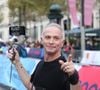Après être allé aux toilettes, il s’est précipité pour couper le live… le caleçon aux chevilles.

Samuel Etienne - People au "Marathon Pour Tous", épreuve grand-public des Jeux Olympiques de Paris 2024 sur les Champs-Elysées à Paris le 31 octobre 2021. © Panoramic/Bestimage