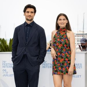 Laetitia Casta et Louis Garrel assistent à la séance photo du film « La Croisade » lors du 74e Festival de Cannes, le 12 juillet 2021 à Cannes, en France. Photo de ShootPix/ABACAPRESS.COM