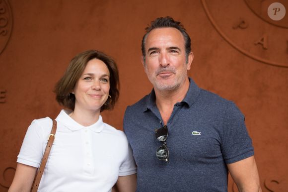 Nathalie Péchalat et Jean Dujardin assistent aux Internationaux de France 2023 à Roland Garros le 11 juin 2023 à Paris, France. Photo by Nasser Berzane/ABACAPRESS.COM