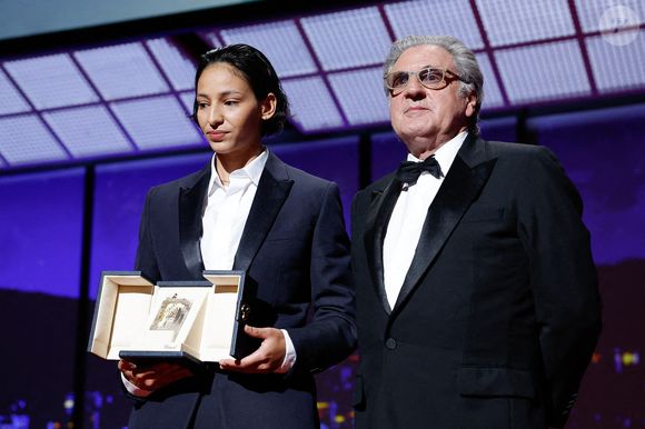 Nadia Melliti (prix d’interprétation féminine pour “La petite dernière”), Daniel Auteuil lors de la cérémonie de clôture de la 78ème édition du festival international du film de Cannes le 24 mai 2025.

© Moreau / Jacovides / Bestimage