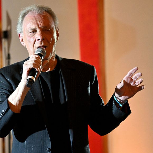 Sept mois après la mort du chanteur, sa veuve a dispersé ses cendres. 

Herbert Léonard durant le dîner de Gala caritatif de l'association Enfant Star et Match à l'hôtel Negresco à Nice, le 8 juin 2024. © Bruno Bebert / Bestimage